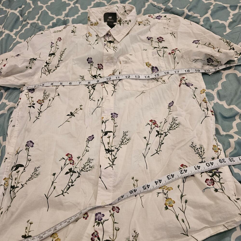 H&M Floral Button Up Shirt Men’s Medium White Short Sleeve Regular Fit *flaw* - Picture 7 of 9